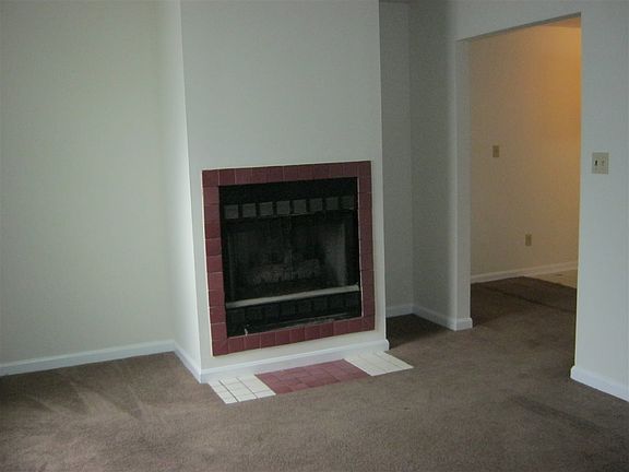 4th image of 1416 S Palmer Ave