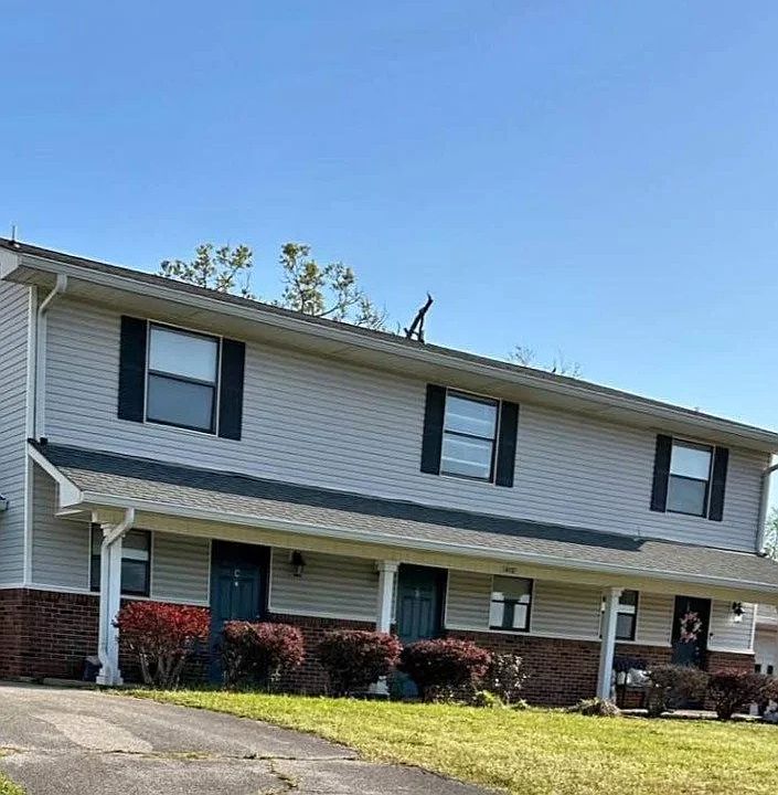 1st image of 409 Claymar Dr #C