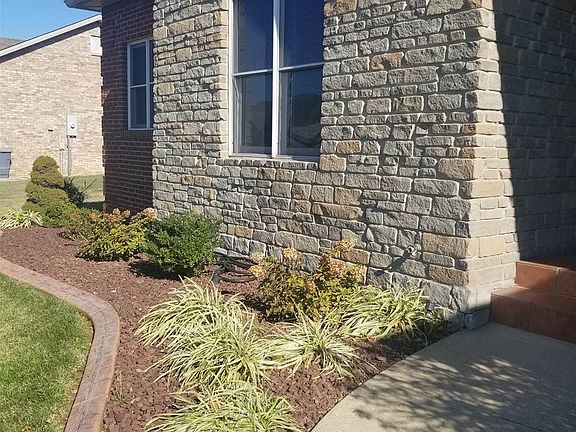 4th image of 529 Saint Andrews Dr