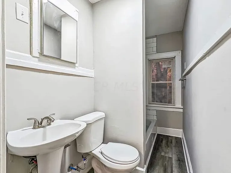 1091 Reinhard Ave — Photo 8