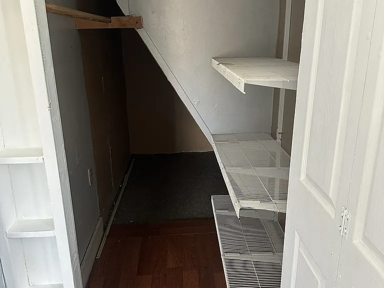106 Rollinson St — Photo 10