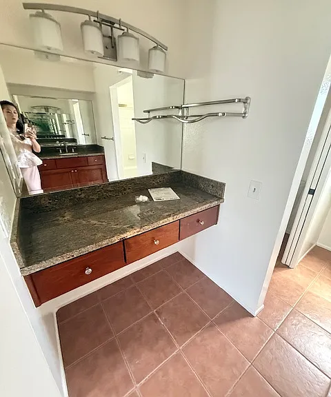 23 Deerwood E — Photo 28
