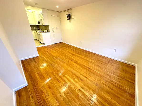 322 East Sixth Street image 4 of 11