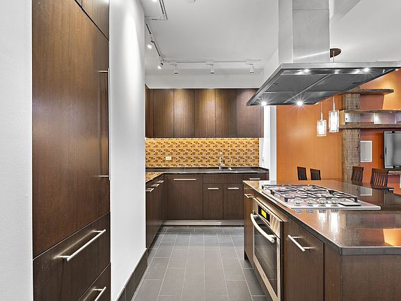 5th image of 40 Broad St APT 16B