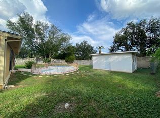 415 Surrey Rd, Laredo, TX 78041