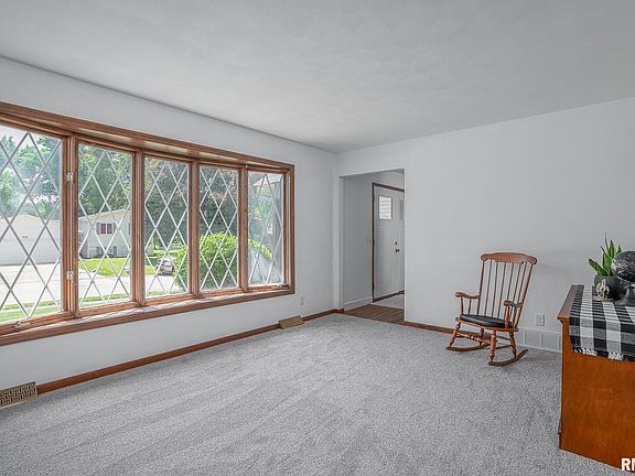 4th image of 2672 W 34th St