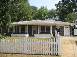 200 Myrtlewood Dr, Enterprise, AL 36330