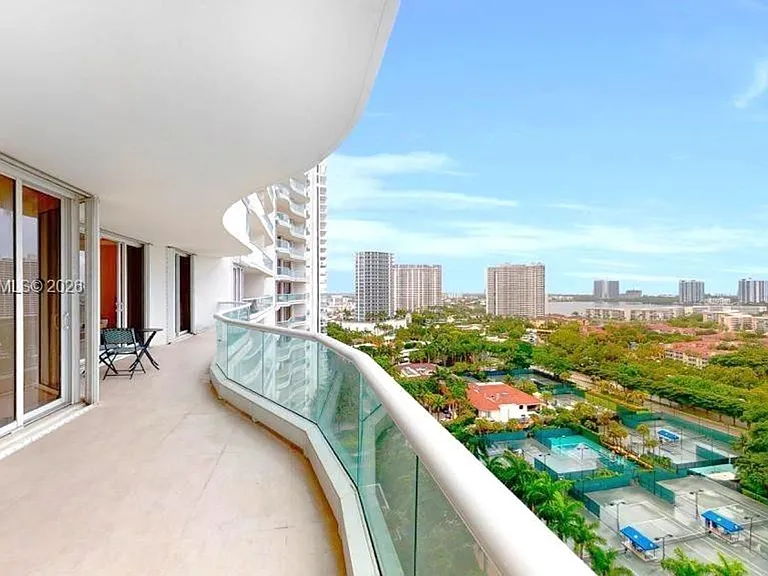7000 Island Blvd #1808 — Photo 8