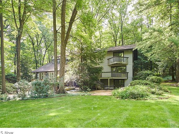 3rd image of 4229 Cliff Spur Dr