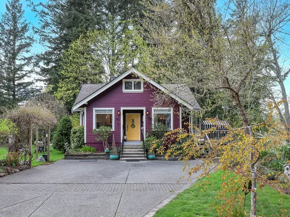 325 Harmston Ave, Courtenay, BC V9N 2X1