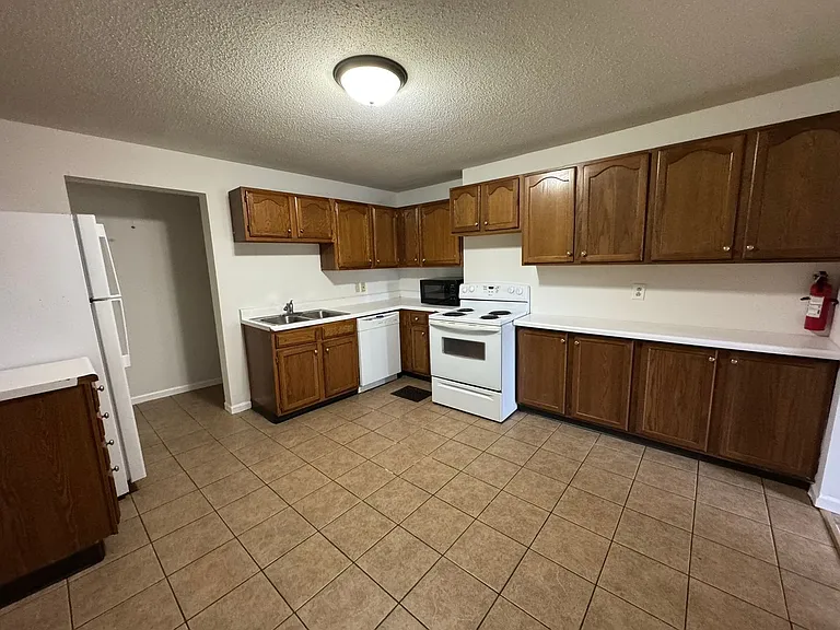 1408 Bass Ave — Photo 9
