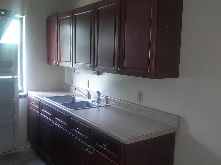 12 Manor Apartments #D1 — Photo 2
