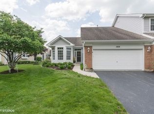 1809 Waverly Cir, St Charles, IL 60174