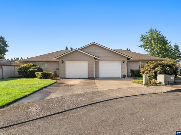 209 SE Stone Ln #211, Dallas, OR 97338