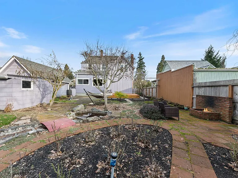 315 SE Davis St — Photo 38