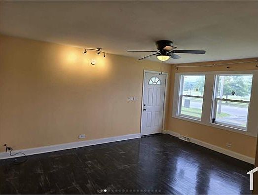 3rd image of 3014 W 163rd St