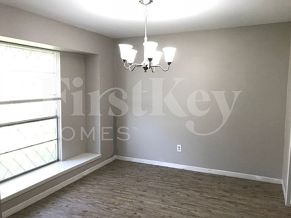 3rd image of 6719 Indian Falls Dr