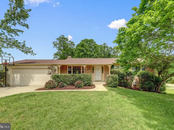 3200 Manitoba Dr, Woodbridge, VA 22192