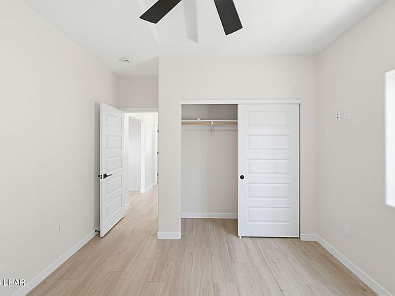 3rd image of 284 Mulberry Ave