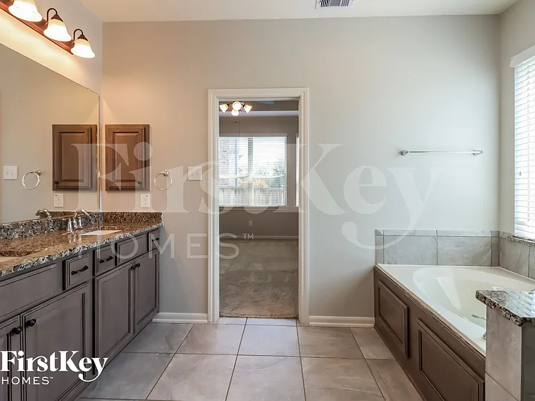 2 Bellshill Cir — Photo 11