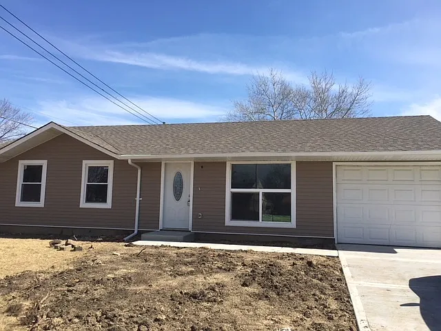 403 S Park Blvd photo 1