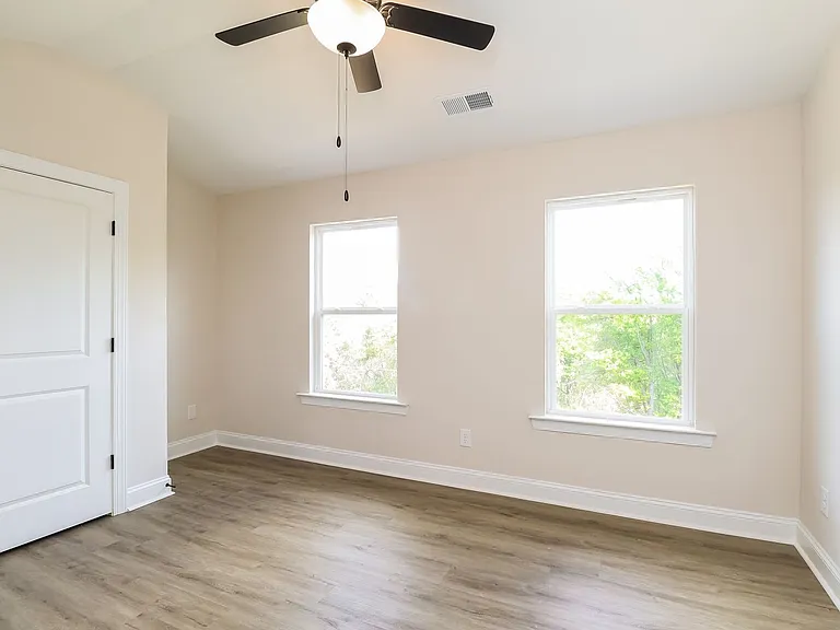 542 Beatties Ford Rd — Photo 13