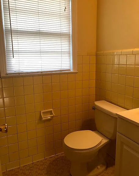 633 E College Ave — Photo 7