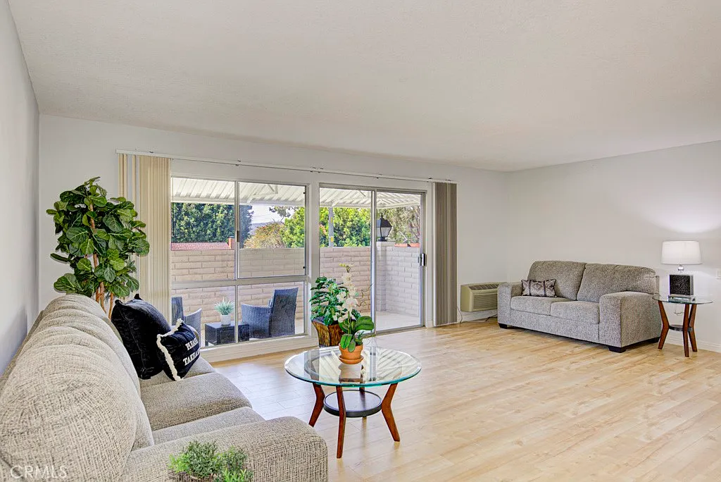 2 bed, 2.0 bath, 1080 sqft, $3,100 — Photo 4