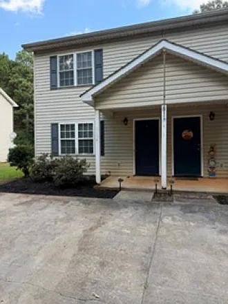 2 bed, 1.5 bath, 1391 sqft, $1,195 — Photo 3