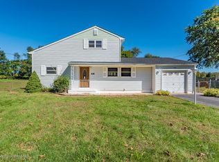 106 Wynnewood Ct, Freehold, NJ 07728