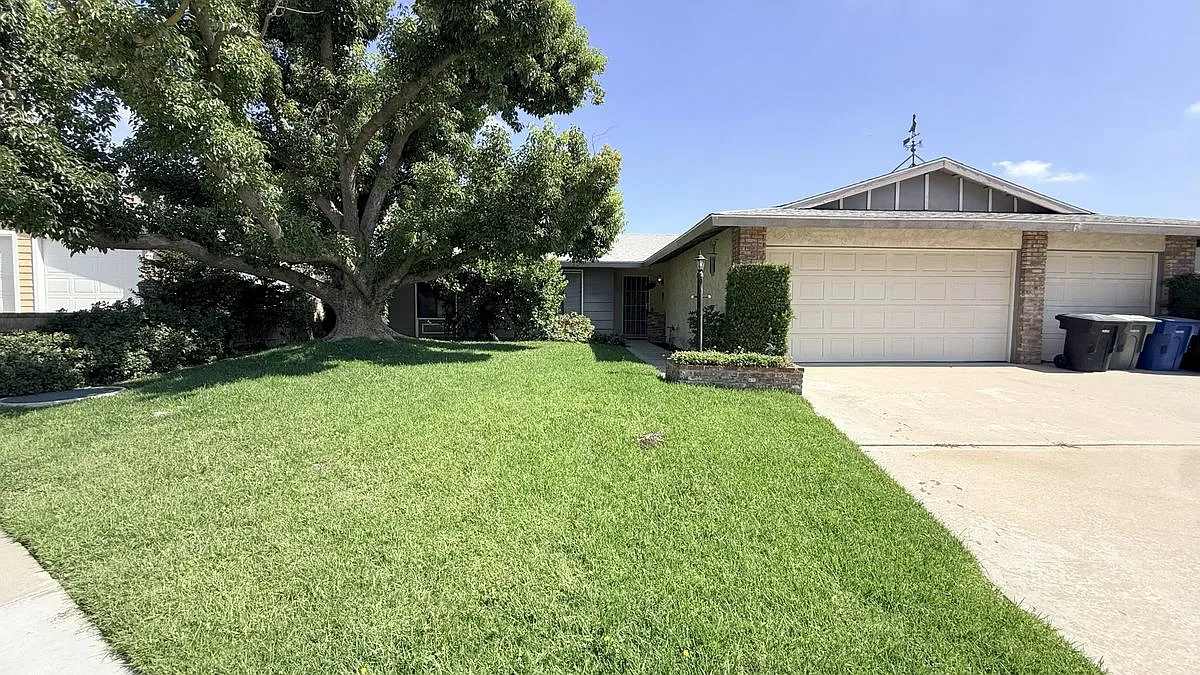 3 bed, 2.0 bath, 1350 sqft, $3,000 — Photo 1