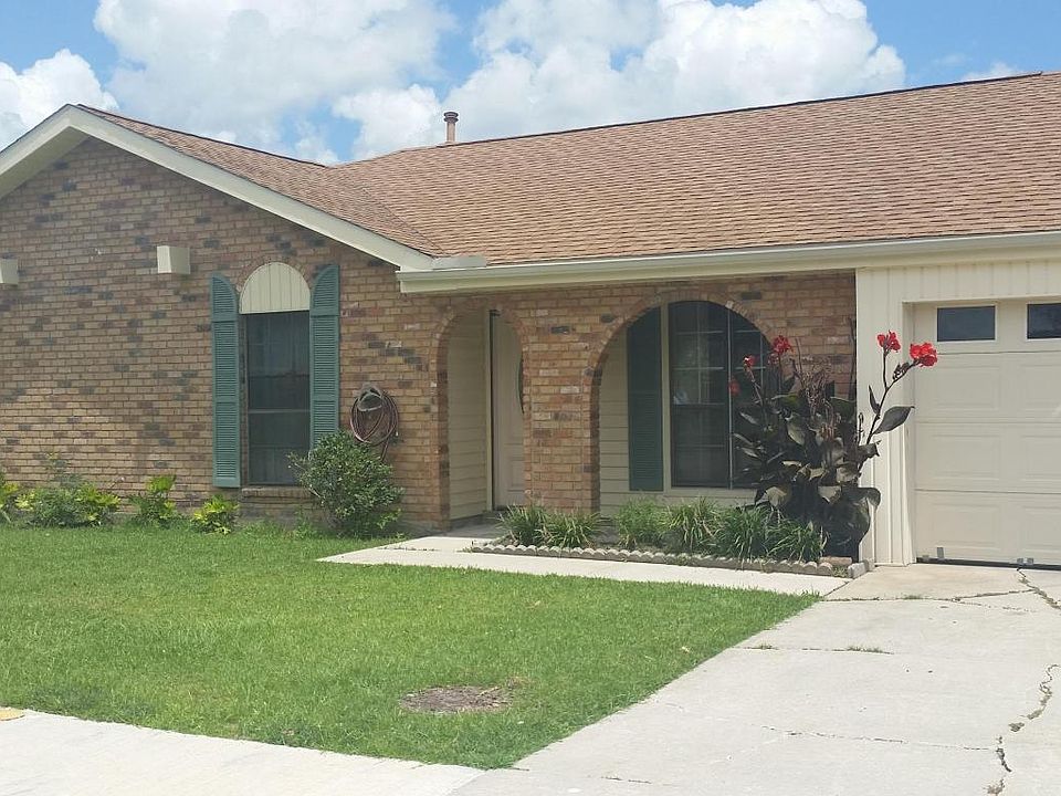 1st image of 206 W Bonaire Dr