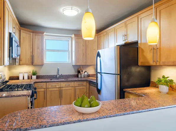 5800 Arlington Avenue image 4 of 18