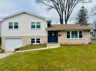 2112 Edgewood Rd, Waukegan, IL 60087