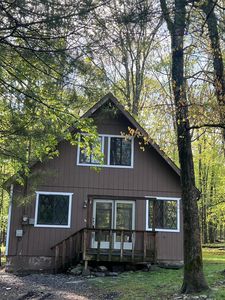 2111 Spring Dr, Bushkill, PA, 18324