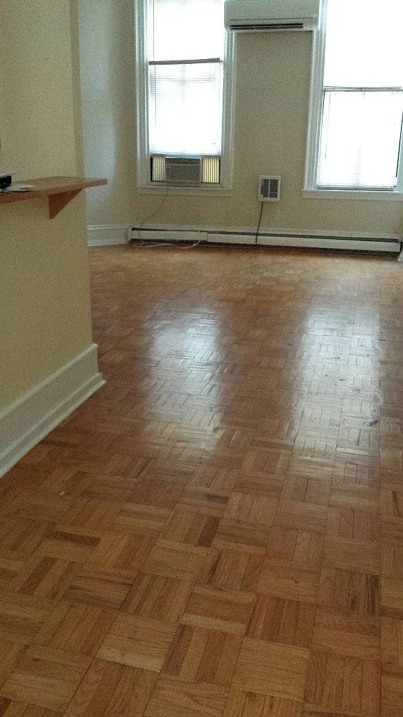 Building Photo - 725 Walnut St #2D