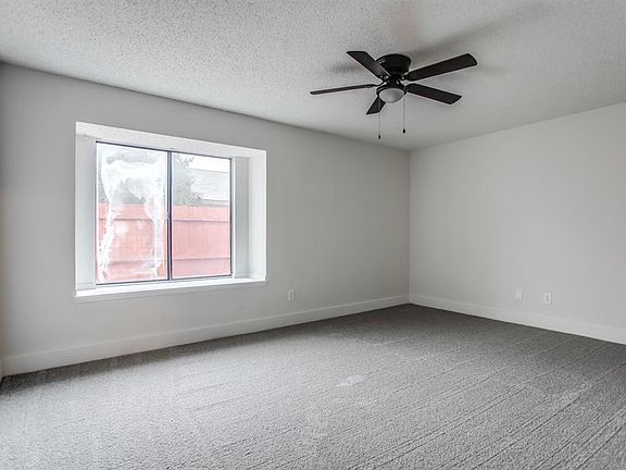 5th image of 1000 Bellflower Ct