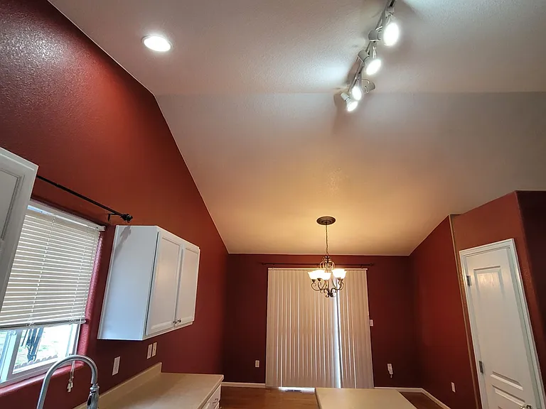 7323 Bentwater Dr — Photo 2