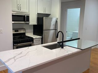 2527 18th St APT 2A, Astoria, NY 11102