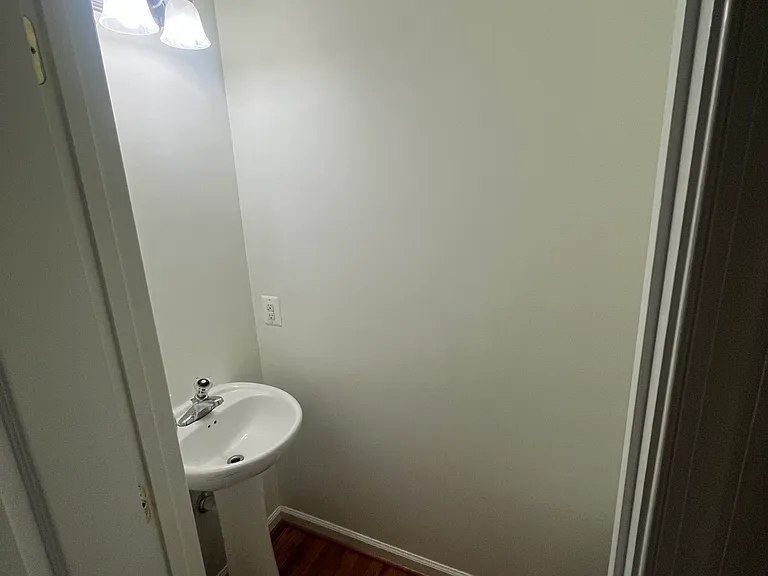 15503 Wylie Rd — Photo 3