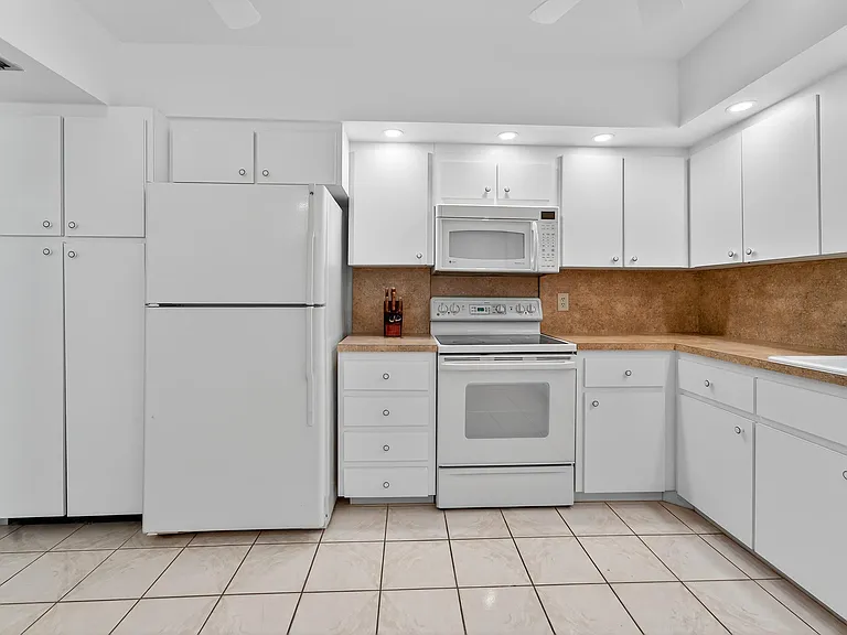 6 Concourse Dr #A — Photo 5