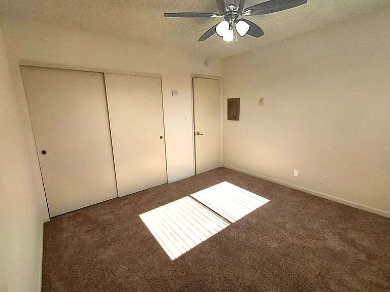2620 Linden Ave #3 — Photo 5
