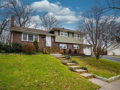 15 Crest Dr, Midland Park, NJ, 07432
