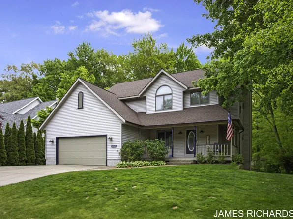 16226 Terrace Rd, Spring Lake, MI 49456