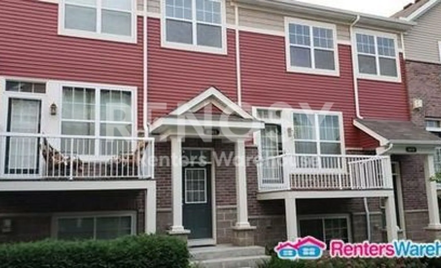 Stunning 3BD/2.5BA Townhouse in Maple Grove — Photo 1