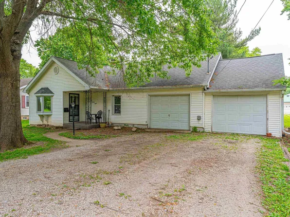628 W Arch St, Mason City, IL 62664