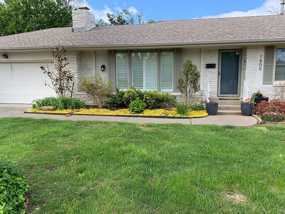 1st image of 1809 Dorchester Dr