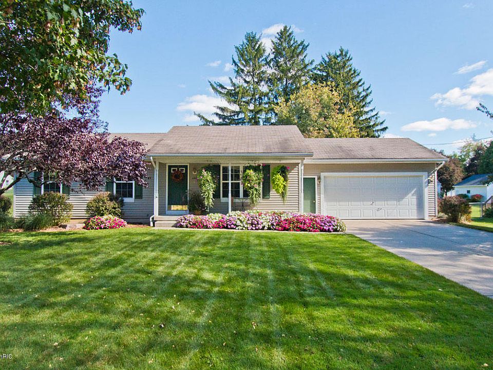 1st image of 440 Carpenter Ave NW