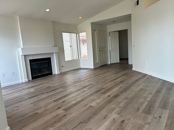 2nd image of 2084 Redwood Crst