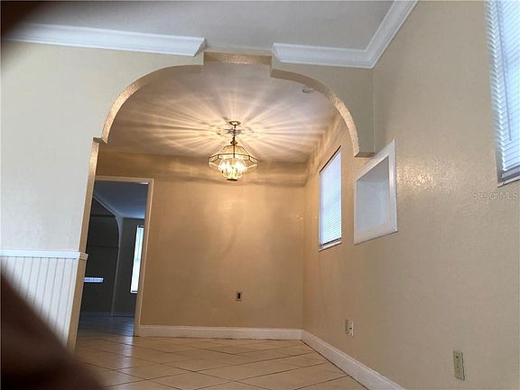 5th image of 2601 N Beaumont Ave